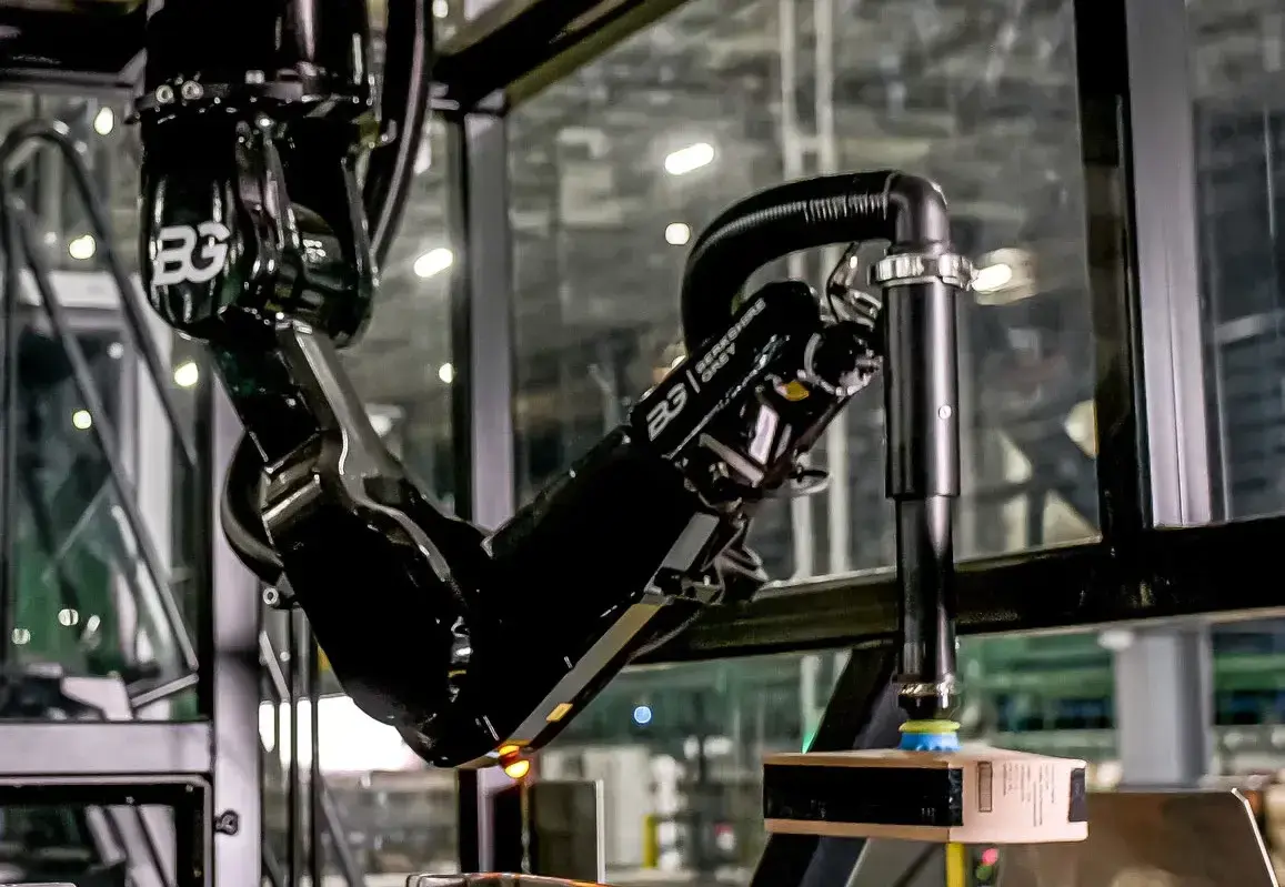 Cover-robot-arm